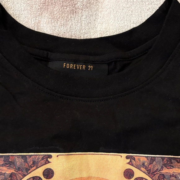 Forever 21 Black Tee with Sheer Sleeves and Art Print - Picture 4 of 6